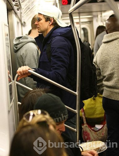 Metroda ünlü var
