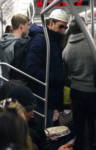 Metroda ünlü var
