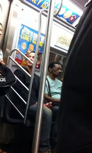 Metroda ünlü var
