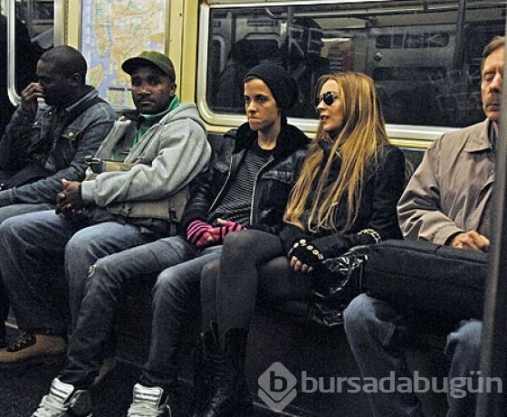 Metroda ünlü var
