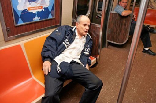Metroda ünlü var
