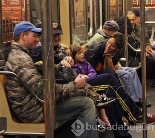 Metroda ünlü var

