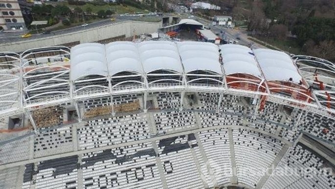 Vodafone Arena'da 'Beşiktaş' yazısı tamam
