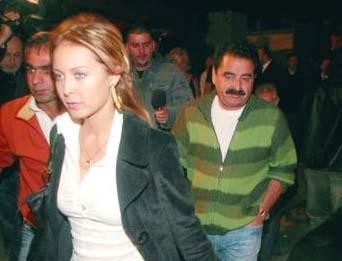 Tek kadınla yetinmediler
