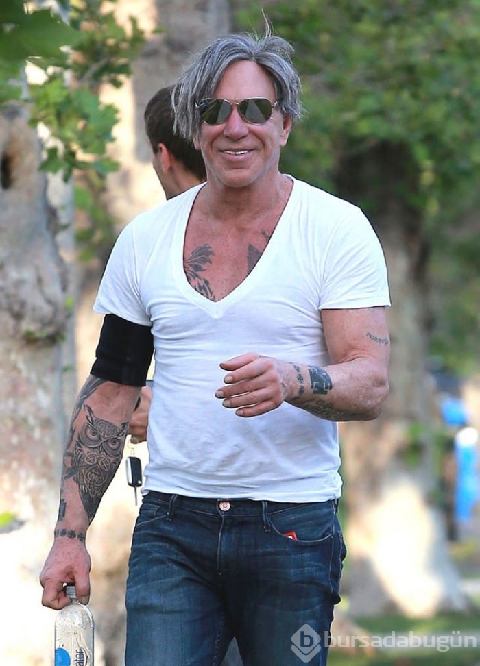 Mickey Rourke tanınmaz halde

