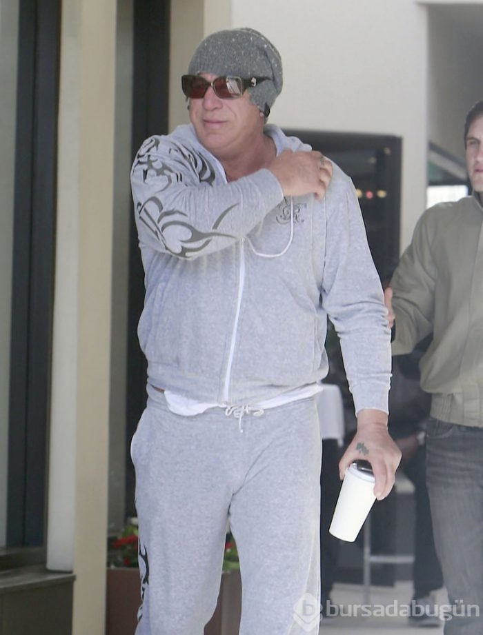 Mickey Rourke tanınmaz halde
