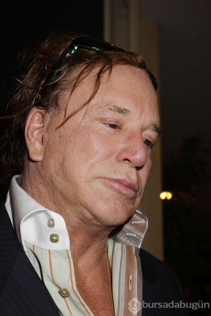 Mickey Rourke tanınmaz halde
