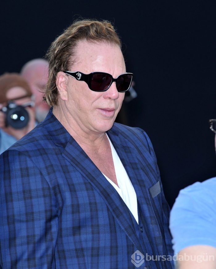 Mickey Rourke tanınmaz halde
