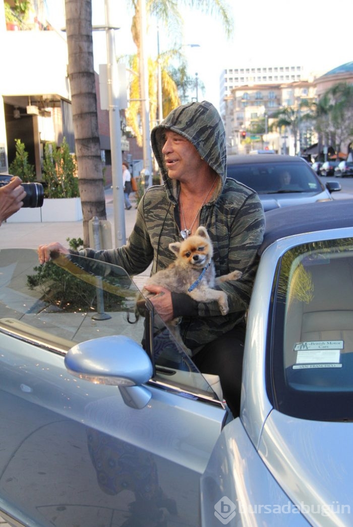 Mickey Rourke tanınmaz halde
