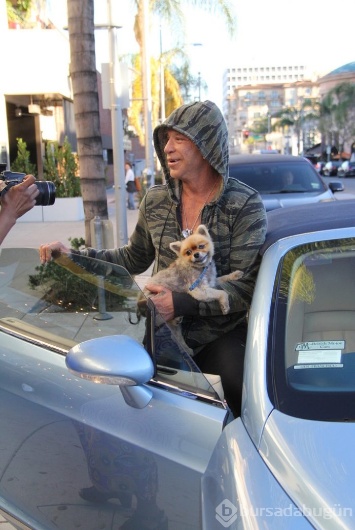 Mickey Rourke tanınmaz halde
