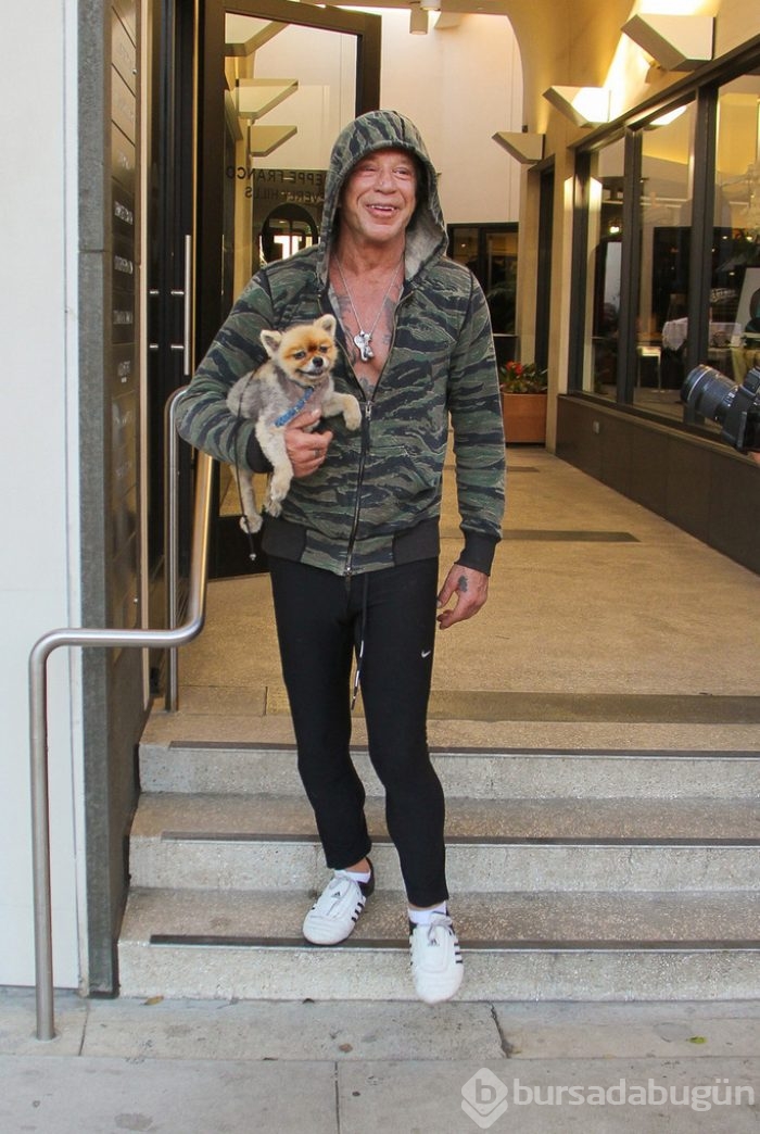 Mickey Rourke tanınmaz halde
