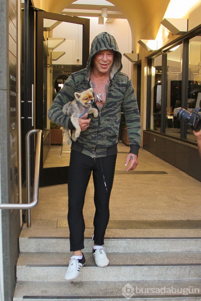 Mickey Rourke tanınmaz halde
