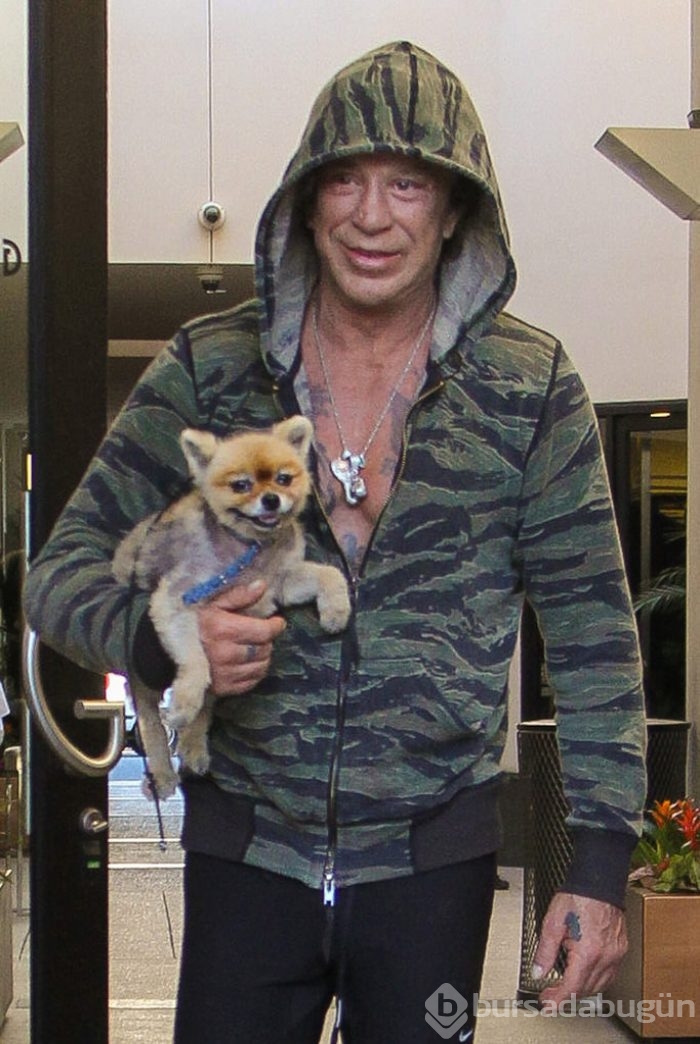 Mickey Rourke tanınmaz halde
