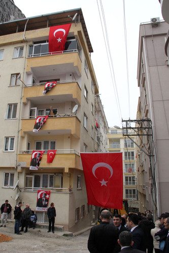 Bursa Mudanya şehidine ağlıyor