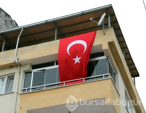 Bursa Mudanya şehidine ağlıyor