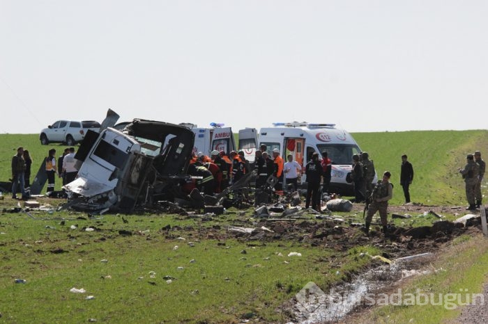 Diyarbakır'da askeri aracın geçişi sırasında patlama!	
