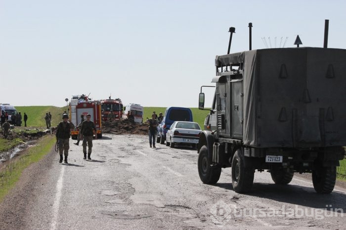 Diyarbakır'da askeri aracın geçişi sırasında patlama!	
