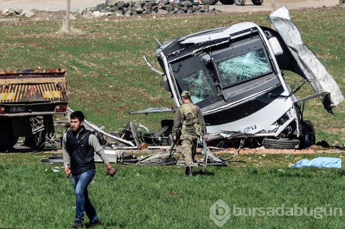 Diyarbakır'da askeri aracın geçişi sırasında patlama!	
