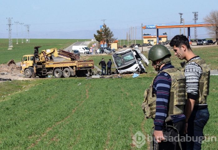 Diyarbakır'da askeri aracın geçişi sırasında patlama!	
