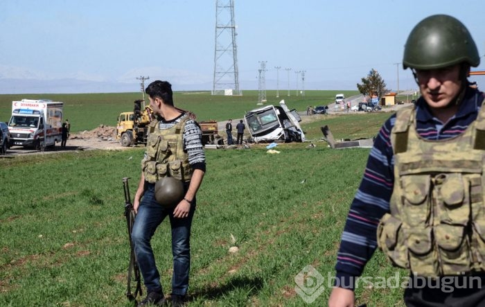 Diyarbakır'da askeri aracın geçişi sırasında patlama!	

