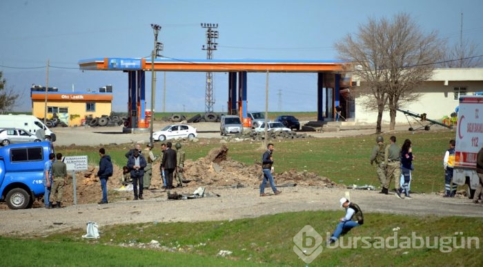 Diyarbakır'da askeri aracın geçişi sırasında patlama!	
