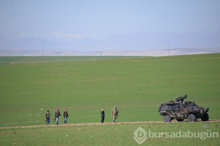 Diyarbakır'da askeri aracın geçişi sırasında patlama!	
