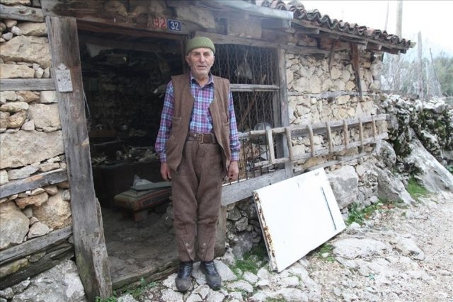 Ömrü çan yaparak geçti