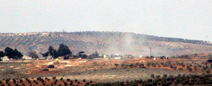 YPG mevzileri top atışlarıyla vuruldu	
