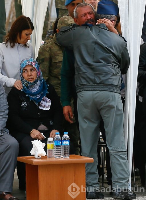 'Komutanım, yiğidim' diyerek tabutuna kapandı!	
