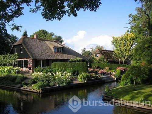 Arabanın yasak olduğu köy: Giethoorn