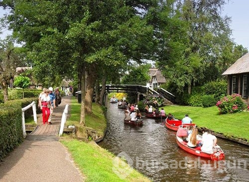 Arabanın yasak olduğu köy: Giethoorn