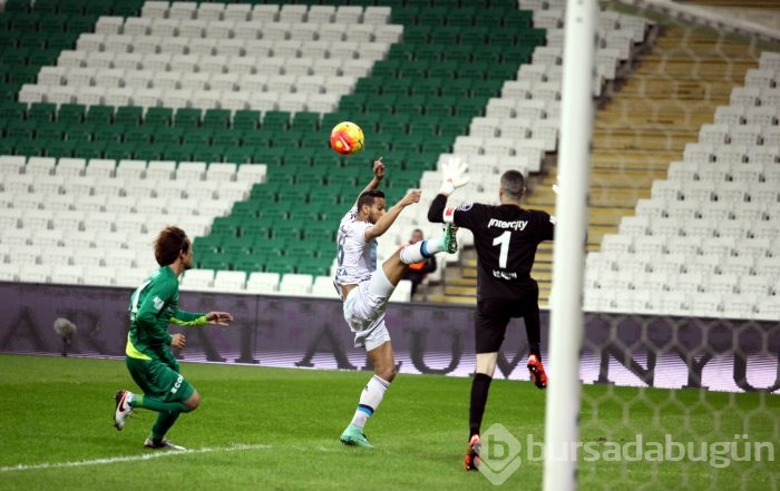 Bursaspor-Fenerbahçe maçında kareler...
