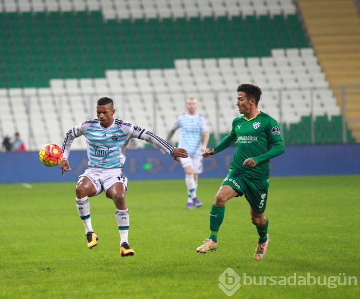 Bursaspor-Fenerbahçe maçında kareler...