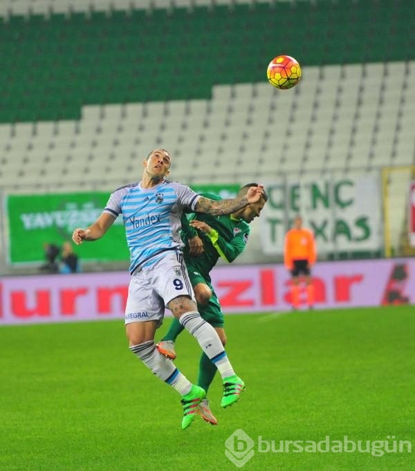 Bursaspor-Fenerbahçe maçında kareler...