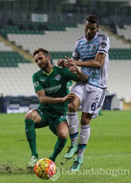 Bursaspor-Fenerbahçe maçında kareler...