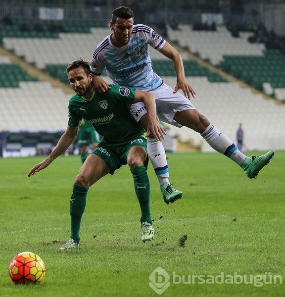 Bursaspor-Fenerbahçe maçında kareler...