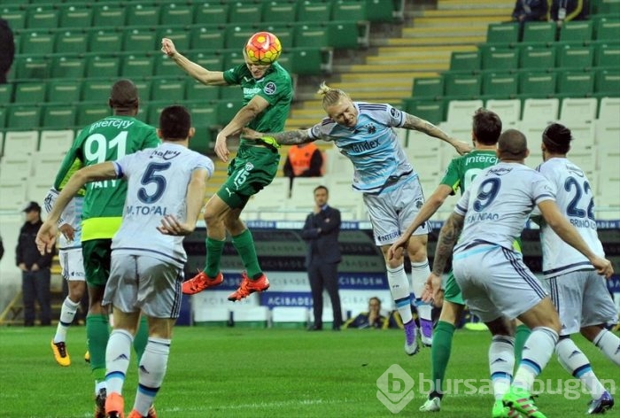 Bursaspor-Fenerbahçe maçında kareler...