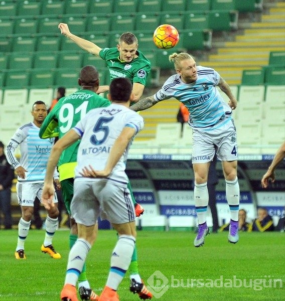 Bursaspor-Fenerbahçe maçında kareler...