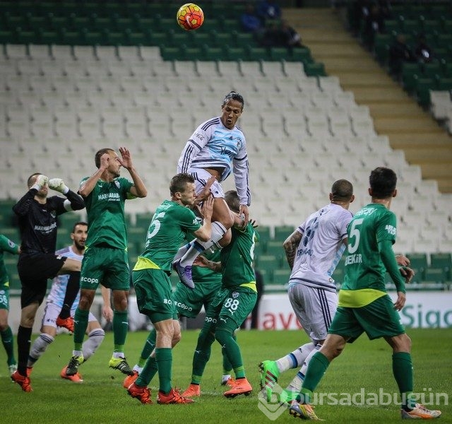Bursaspor-Fenerbahçe maçında kareler...