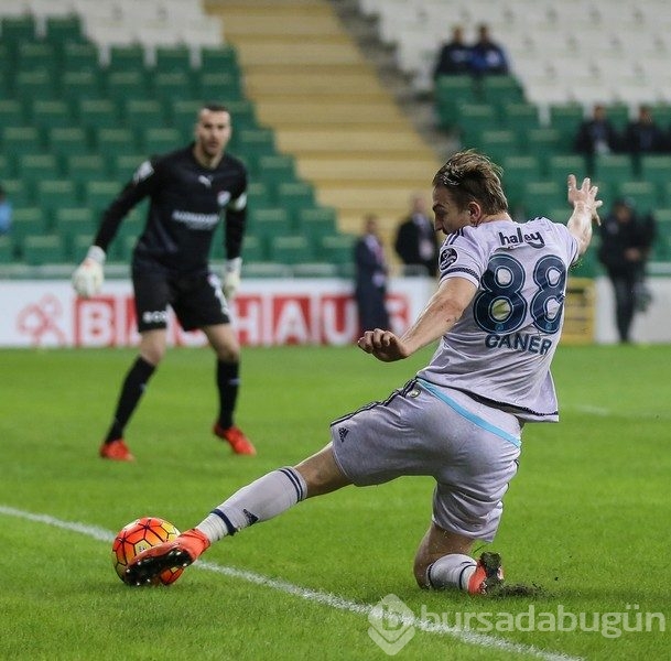 Bursaspor-Fenerbahçe maçında kareler...