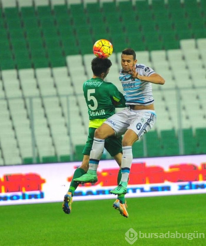 Bursaspor-Fenerbahçe maçında kareler...