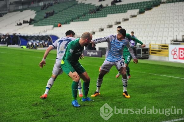Bursaspor-Fenerbahçe maçında kareler...