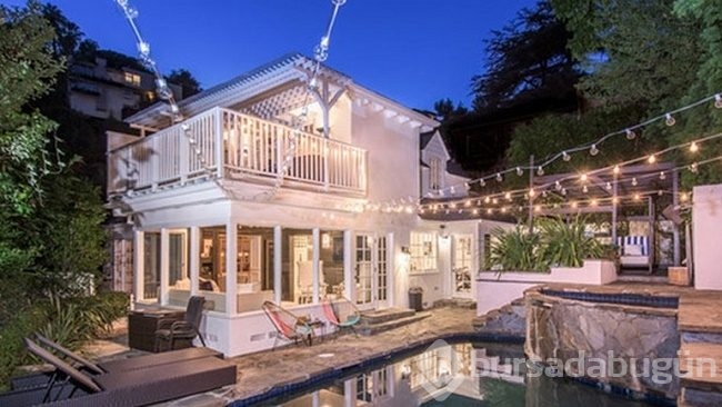 Ashley Benson gösterişli evini satışa çıkardı