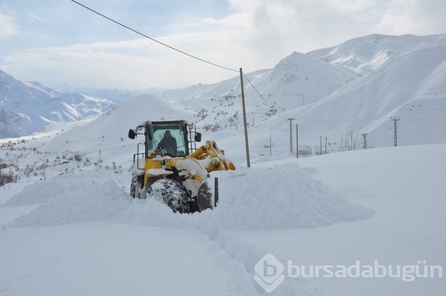 Doğu'nun kar çilesi sürüyor