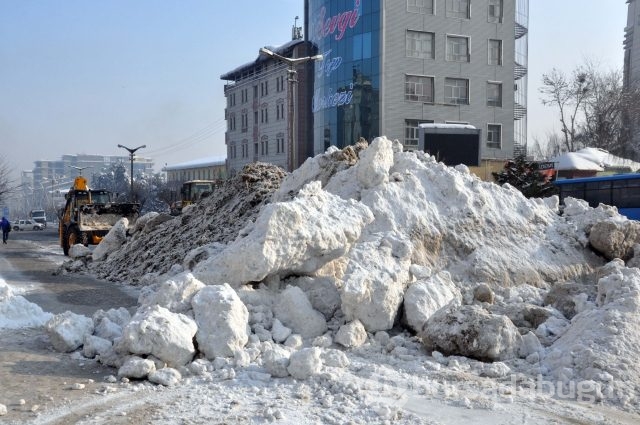 Doğu'nun kar çilesi sürüyor