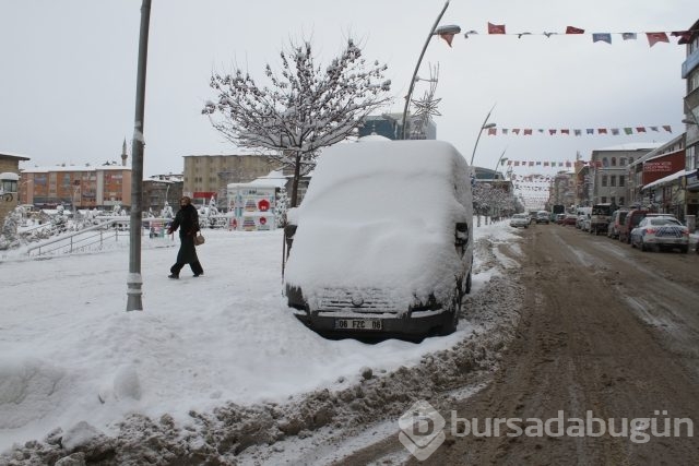 Doğu'nun kar çilesi sürüyor