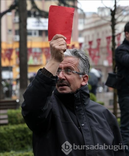 Trabzon'da kırmızı kartlı protesto