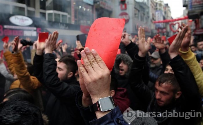 Trabzon'da kırmızı kartlı protesto