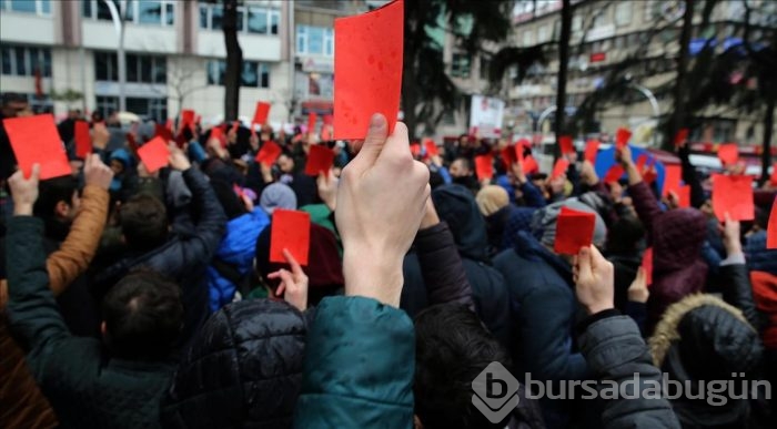 Trabzon'da kırmızı kartlı protesto