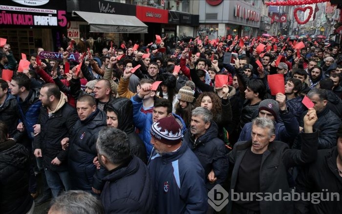Trabzon'da kırmızı kartlı protesto